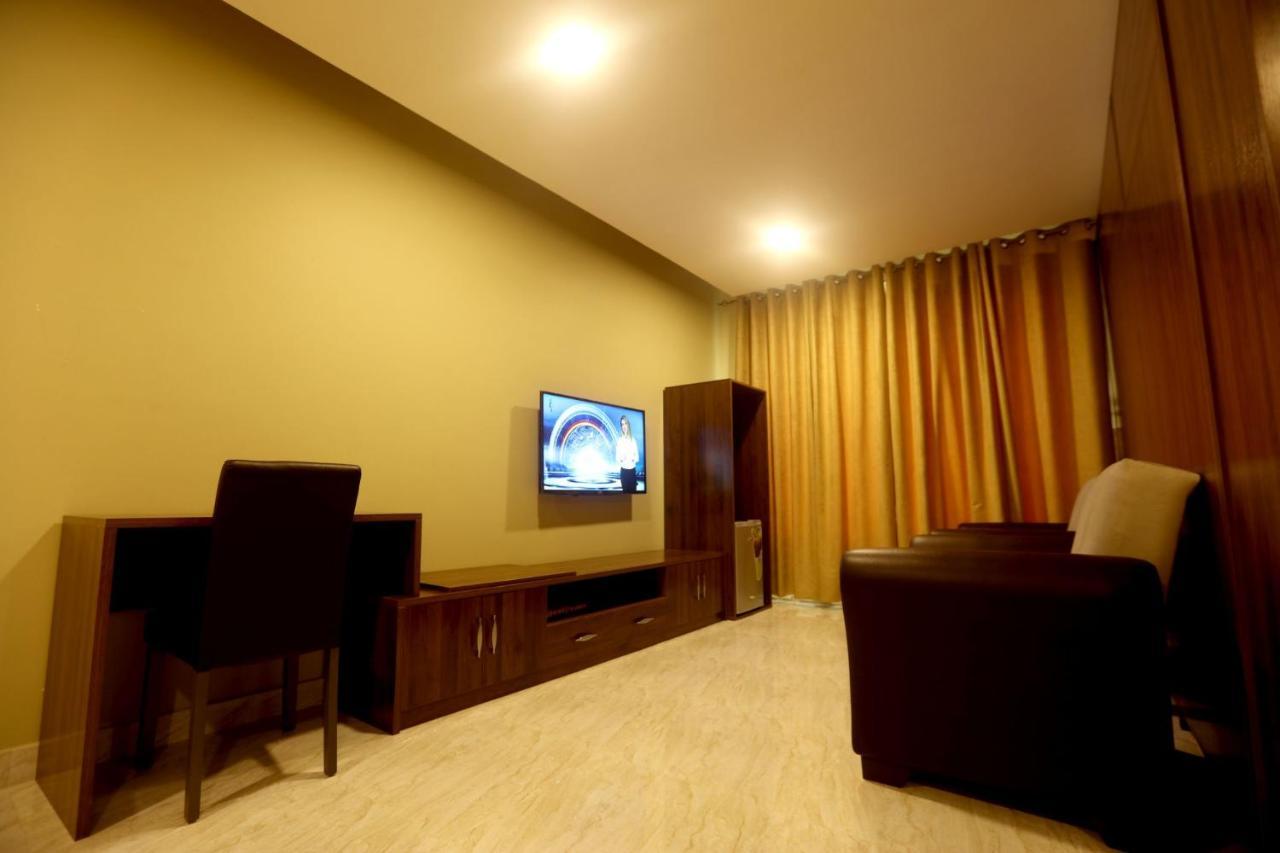 Golden Crown Hotel Alseeb Muscat ภายนอก รูปภาพ