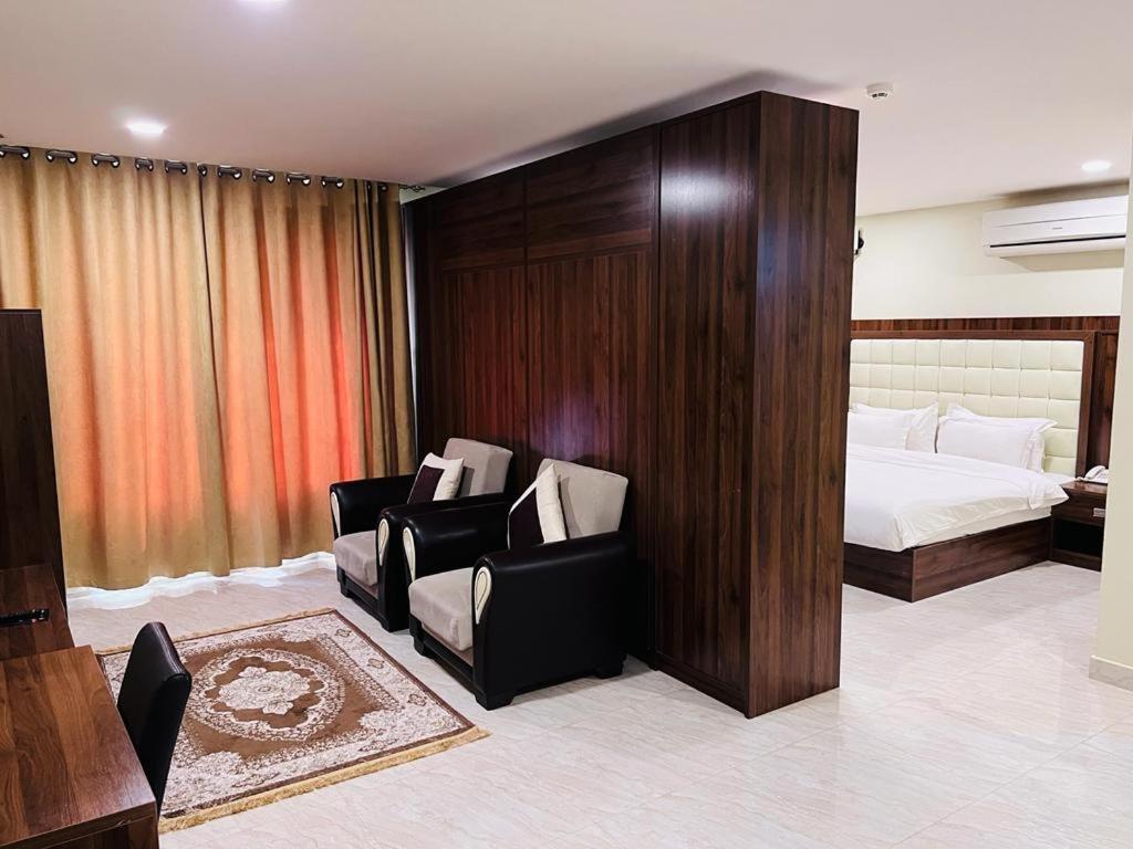 Golden Crown Hotel Alseeb Muscat ภายนอก รูปภาพ