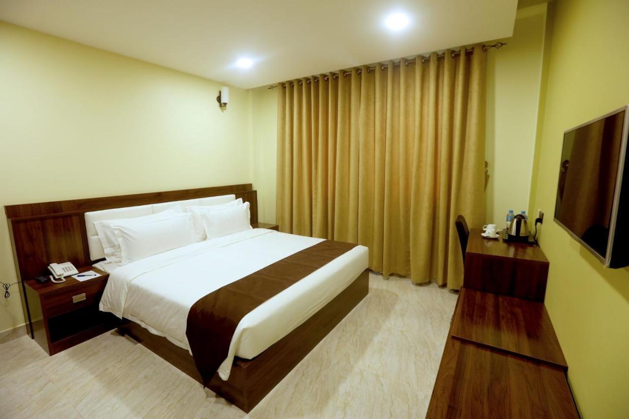 Golden Crown Hotel Alseeb Muscat ภายนอก รูปภาพ